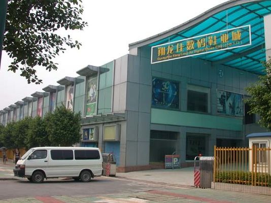 China Het Comité van het de Textuurmetaal van de satijnkras Vrij Antistatisch Gordijngevel Besproken Ontwerp leverancier